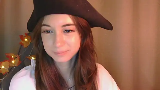 Snapshot of VeraLush chatting on 10-31-25, 02:18 VeraLush online show from 10-31-25, 02:18