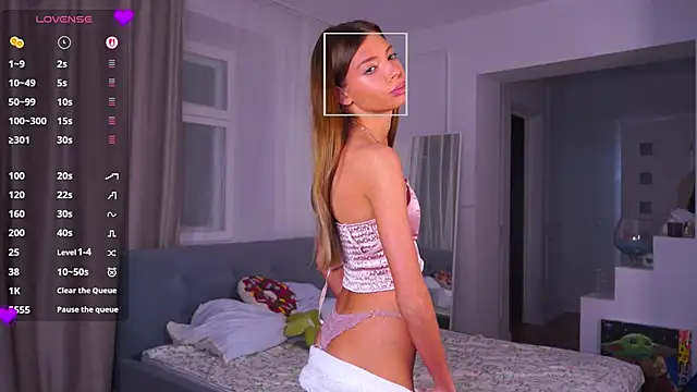 Snapshot of LoisKeedah chatting on 02-14-26, 04:59 LoisKeedah online show from 02-14-26, 04:59