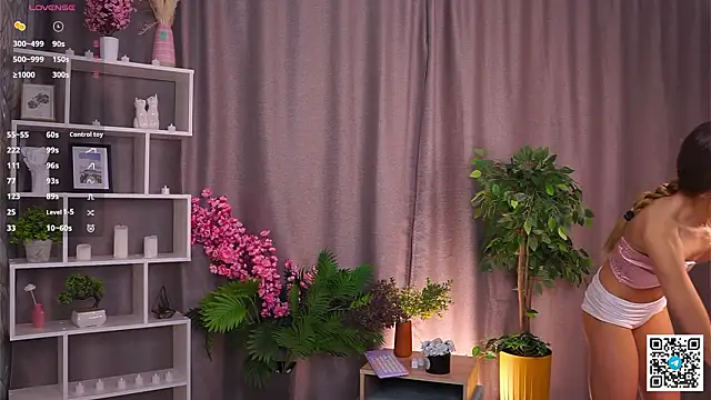 Snapshot of LoisKeedah chatting on 03-07-26, 06:05 LoisKeedah online show from 03-07-26, 06:05