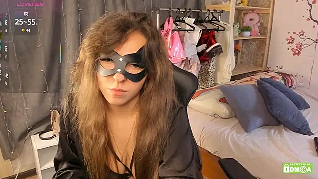 Snapshot of EvaTech chatting on 10-23-25, 05:40 EvaTech online show from 10-23-25, 05:40