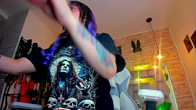 Evangelinejoness  online show from 03-28-26, 11:32