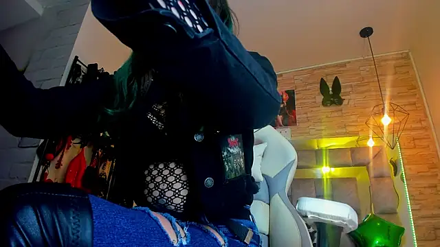 Evangelinejoness  online show from 03-31-26, 11:43