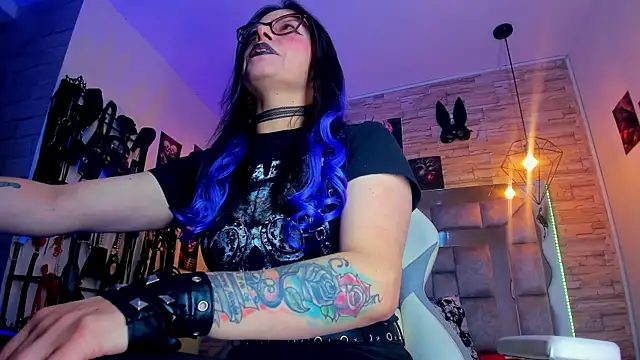 Evangelinejoness  online show from 04-29-26, 11:47