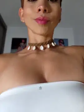 Alice Barry online show from 04-29-26, 01:21