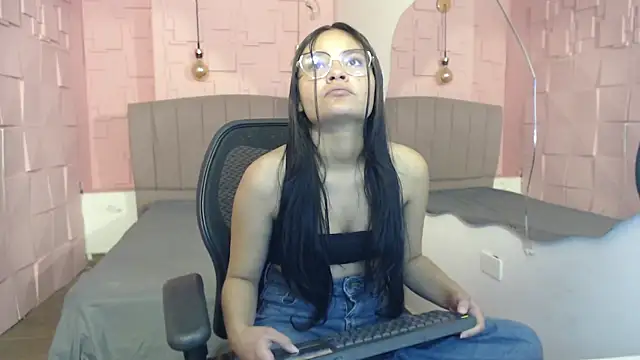 Snapshot of _kita chatting on 10-21-25, 02:07 kita online show from 10-21-25, 02:07