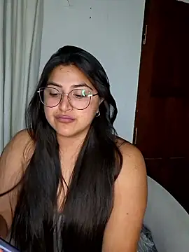 Snapshot of morenalatinaa chatting on 01-17-26, 05:01 morenalatinaa online show from 01-17-26, 05:01