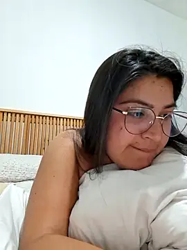 Snapshot of morenalatinaa chatting on 02-27-26, 07:25 morenalatinaa online show from 02-27-26, 07:25