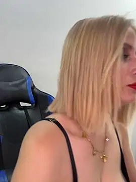 Snapshot of Adeline_1 chatting on 12-22-25, 02:41 Adeline 1 online show from 12-22-25, 02:41