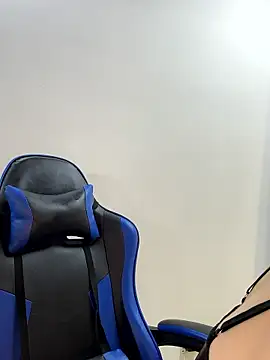 Snapshot of Adeline_1 chatting on 01-12-26, 02:28 Adeline 1 online show from 01-12-26, 02:28