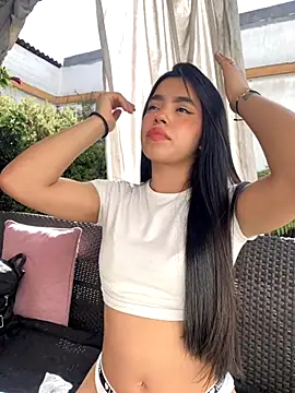 LunaMoore Pink online show from 10-24-25, 01:40