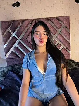 LunaMoore Pink online show from 03-09-26, 12:42