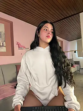 LunaMoore Pink online show from 07-08-26, 11:58