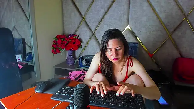 Kylie Bloom online show from 04-28-26, 08:47