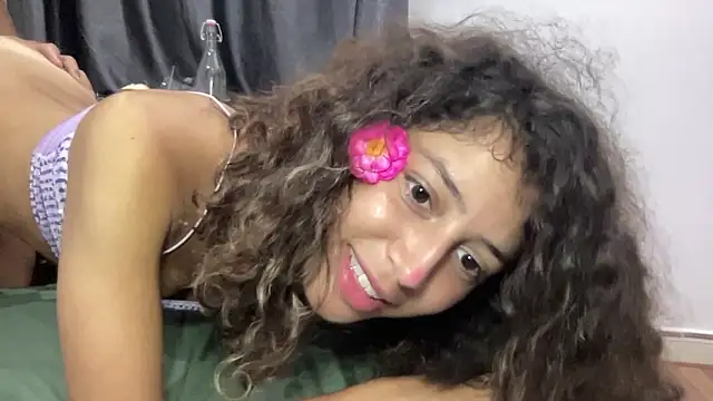 Snapshot of absoluthorrorfield chatting on 02-11-26, 04:17 absoluthorrorfield online show from 02-11-26, 04:17