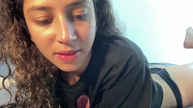 Snapshot of absoluthorrorfield chatting on 02-18-26, 01:56 absoluthorrorfield online show from 02-18-26, 01:56