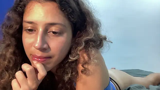 Snapshot of absoluthorrorfield chatting on 02-27-26, 04:18 absoluthorrorfield online show from 02-27-26, 04:18