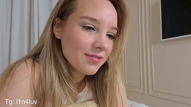 AIicaparkerc online show from 11-05-25, 09:26