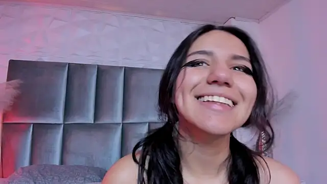 HollyPeach online show from 04-16-26, 07:36