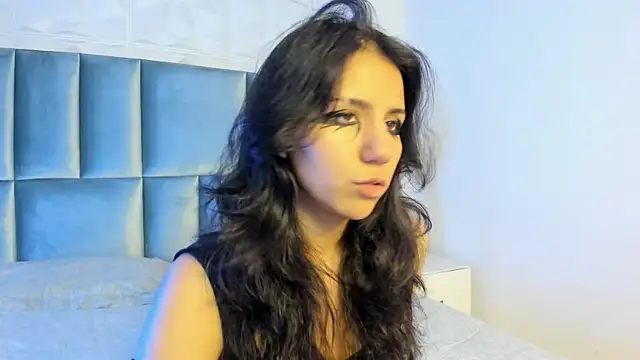 Snapshot of HollyPeach chatting on 05-11-26, 07:55 HollyPeach online show from 05-11-26, 07:55