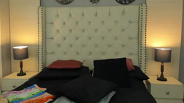 Snapshot of AlukardBig chatting on 10-31-25, 05:25 AlukardBig online show from 10-31-25, 05:25