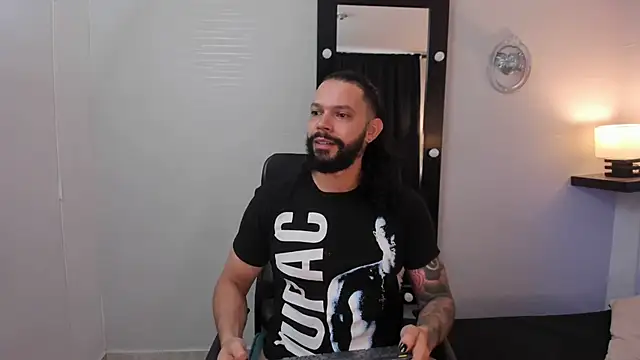 Snapshot of AlukardBig chatting on 11-12-25, 01:22 AlukardBig online show from 11-12-25, 01:22