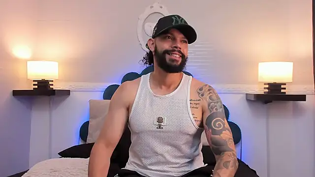 Snapshot of AlukardBig chatting on 11-13-25, 12:59 AlukardBig online show from 11-13-25, 12:59