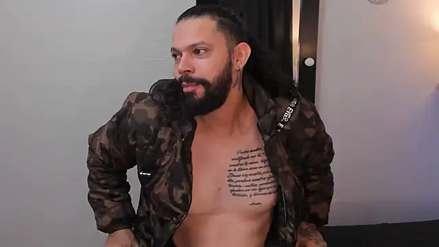 Snapshot of AlukardBig chatting on 11-21-25, 12:15 AlukardBig online show from 11-21-25, 12:15