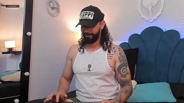 Snapshot of AlukardBig chatting on 12-05-25, 01:31 AlukardBig online show from 12-05-25, 01:31