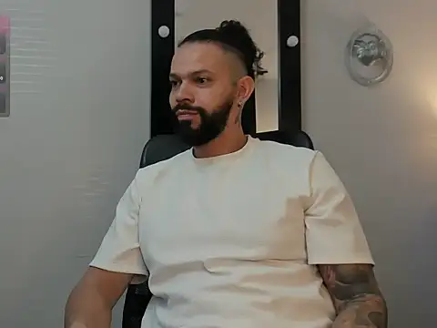 Snapshot of AlukardBig chatting on 01-11-26, 02:33 AlukardBig online show from 01-11-26, 02:33