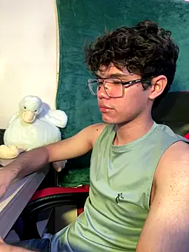 Snapshot of Im_Camii chatting on 10-12-25, 05:34 Im Camii online show from 10-12-25, 05:34