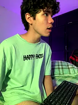 Snapshot of Im_Camii chatting on 10-31-25, 05:25 Im Camii online show from 10-31-25, 05:25