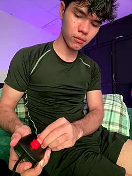 Snapshot of Im_Camii chatting on 12-02-25, 06:03 Im Camii online show from 12-02-25, 06:03