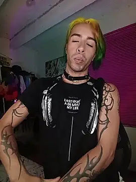 saenzjhonny online show from 10-11-25, 04:12