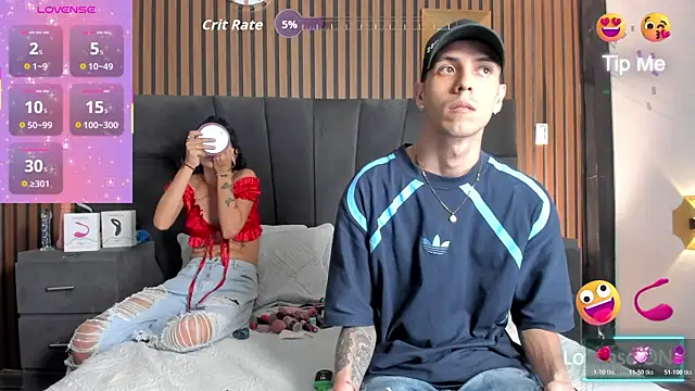 Snapshot of DerryAndIzzy chatting on 10-21-25, 04:24 DerryAndIzzy online show from 10-21-25, 04:24