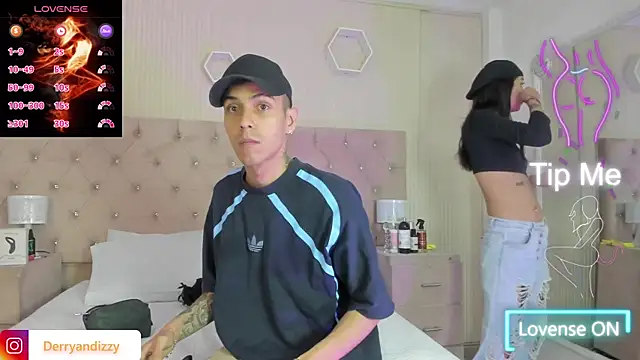 Snapshot of DerryAndIzzy chatting on 11-07-25, 04:56 DerryAndIzzy online show from 11-07-25, 04:56