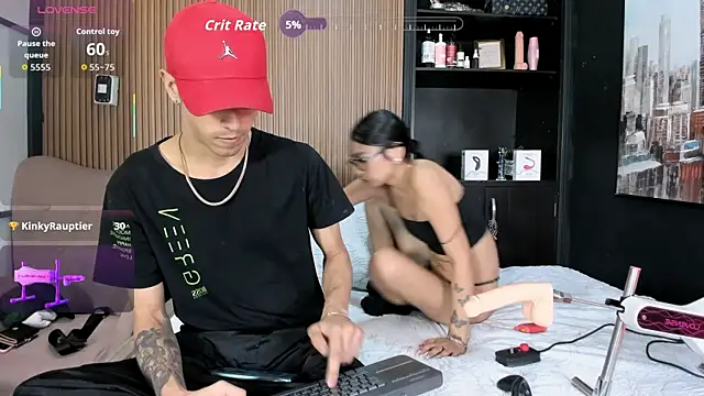 Snapshot of DerryAndIzzy chatting on 11-24-25, 09:36 DerryAndIzzy online show from 11-24-25, 09:36