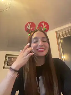 Snapshot of Leah_moon1 chatting on 12-21-25, 03:57 Leah moon1 online show from 12-21-25, 03:57