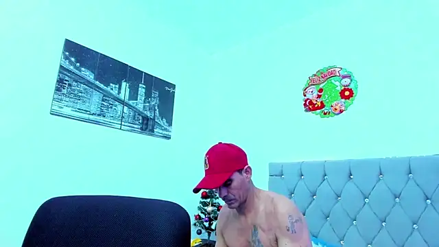 Snapshot of Sofi_And_Santy chatting on 12-20-25, 02:18 Sofi And Santy online show from 12-20-25, 02:18