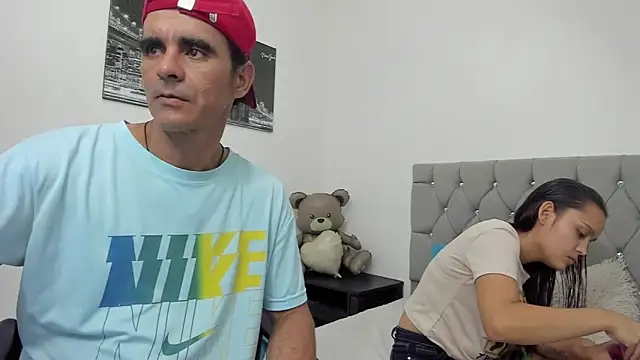 Snapshot of Sofi_And_Santy chatting on 02-19-26, 12:39 Sofi And Santy online show from 02-19-26, 12:39