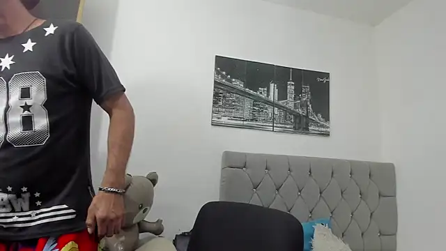 Snapshot of Sofi_And_Santy chatting on 03-01-26, 11:18 Sofi And Santy online show from 03-01-26, 11:18