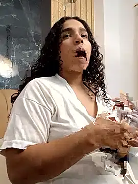 Snapshot of Belindamuller chatting on 02-16-26, 11:34 Belindamuller online show from 02-16-26, 11:34