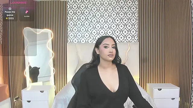 Snapshot of BEELLA_TAY1 chatting on 11-19-25, 04:40 BEELLA TAY1 online show from 11-19-25, 04:40