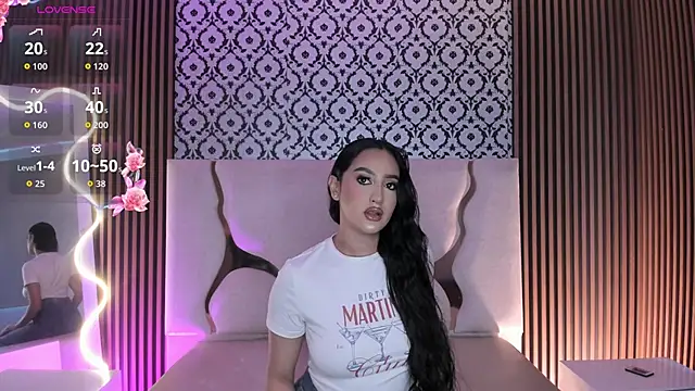 Snapshot of BEELLA_TAY1 chatting on 12-18-25, 12:44 BEELLA TAY1 online show from 12-18-25, 12:44