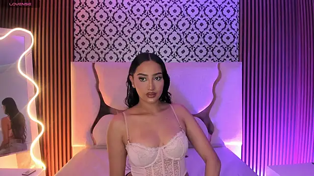 Snapshot of BEELLA_TAY1 chatting on 02-11-26, 11:48 BEELLA TAY1 online show from 02-11-26, 11:48