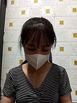 Snapshot of Su_symeo chatting on 10-21-25, 11:55 Su symeo online show from 10-21-25, 11:55