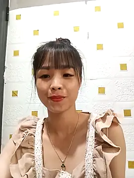 Snapshot of Su_symeo chatting on 10-23-25, 05:29 Su symeo online show from 10-23-25, 05:29