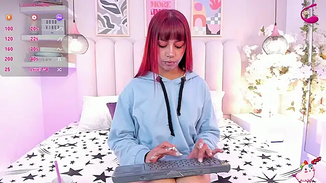 Isabella  gonzalez  online show from 11-18-25, 04:06