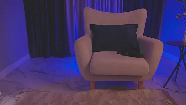 Snapshot of _infinitespring_ chatting on 12-04-24, 03:32 infinitespring online show from 12-04-24, 03:32