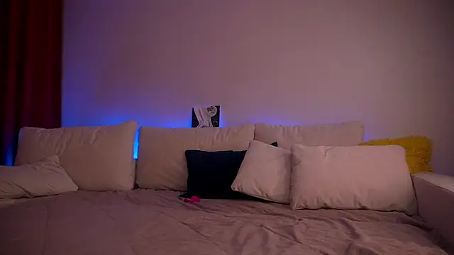 Snapshot of _infinitespring_ chatting on 10-30-25, 07:21 infinitespring online show from 10-30-25, 07:21