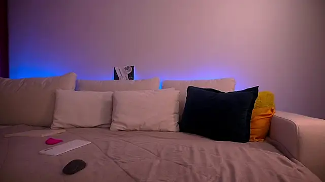 Snapshot of _infinitespring_ chatting on 11-10-25, 08:13 infinitespring online show from 11-10-25, 08:13